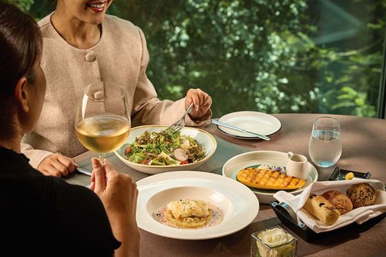 60th Anniversary – Crossroads Bistro - Oriental Residence Bangkok